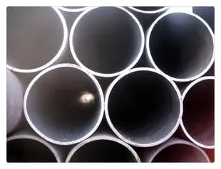 PIPE IN ACCIA senza soluzione di continuità Utilizzato per il trasporto di liquidi a bassa pressione, come acqua, gas e petrolio; costruzione e tubazioni