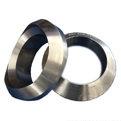 Fittings per tubi a pressione in acciaio legato per applicazioni a diverse temperature