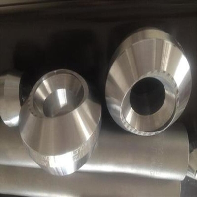 Fittings per tubi a pressione in acciaio legato per applicazioni a diverse temperature