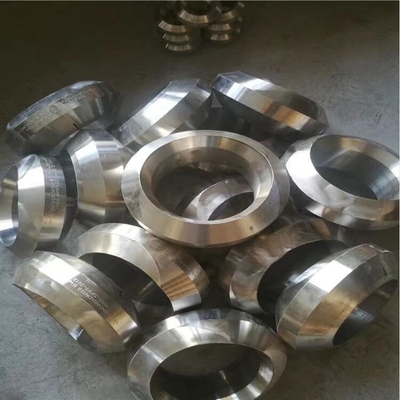 Fittings per tubi a pressione in acciaio legato per applicazioni a diverse temperature