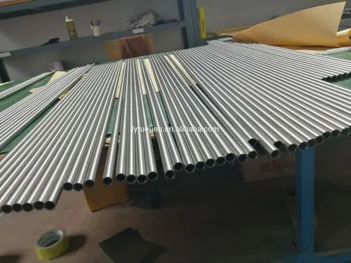 Fittings per tubi in lega di nichel resistenti alla corrosione per le industrie chimiche del petrolio e del gas naturale