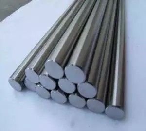 Tubo di acciaio senza saldatura con estremità filettate, superficie lucida e lunghezza personalizzata per applicazioni industriali