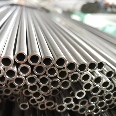 Tubo in lega di nichel per applicazioni petrolifere con connessione a saldare Incoloy 825