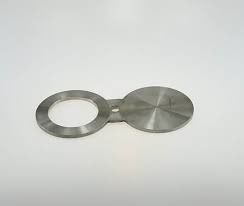 Flanges di acciaio in lega personalizzabili disponibili in varie dimensioni e specifiche per soddisfare i diversi requisiti di ingegneria
