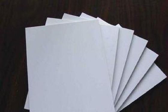 Chiaro A4 acrilico ha lucidato il piatto del lucite del perspex PMMA